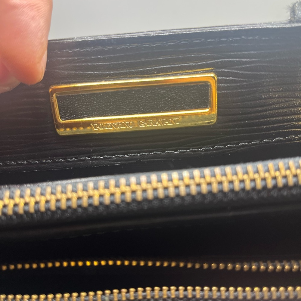 Valentino Garavani Black Leather handbag. Vintage - Picture 8 of 13